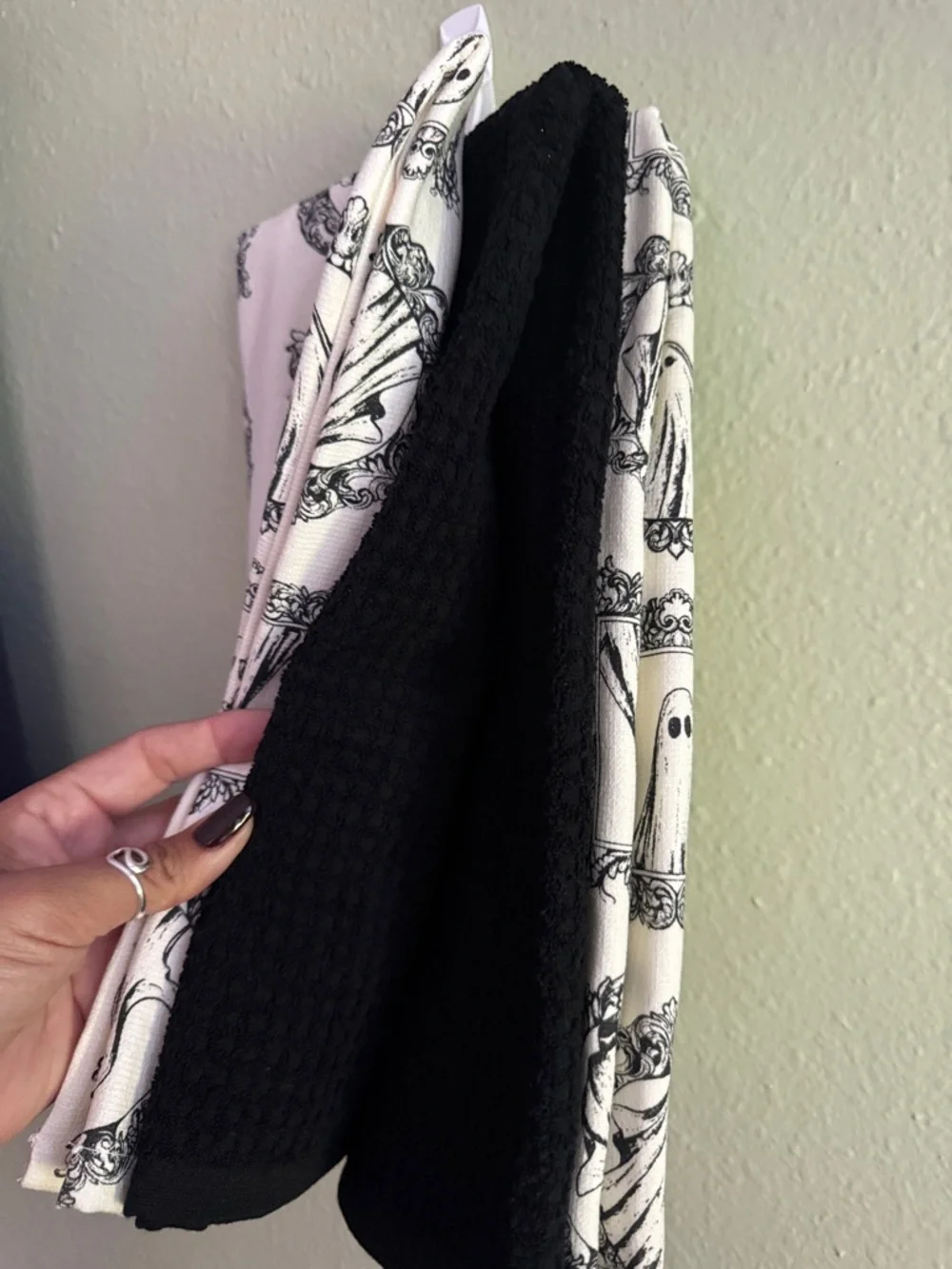 Rachel Zoe Black and White Ghost Print Kitchen Towels - Set of 3